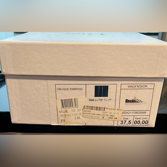 Walk'n'Dior Sneaker  -  Authentic - 
Deep Blue Dior Oblique Embroidered Cotton. - Picture 13 of 13